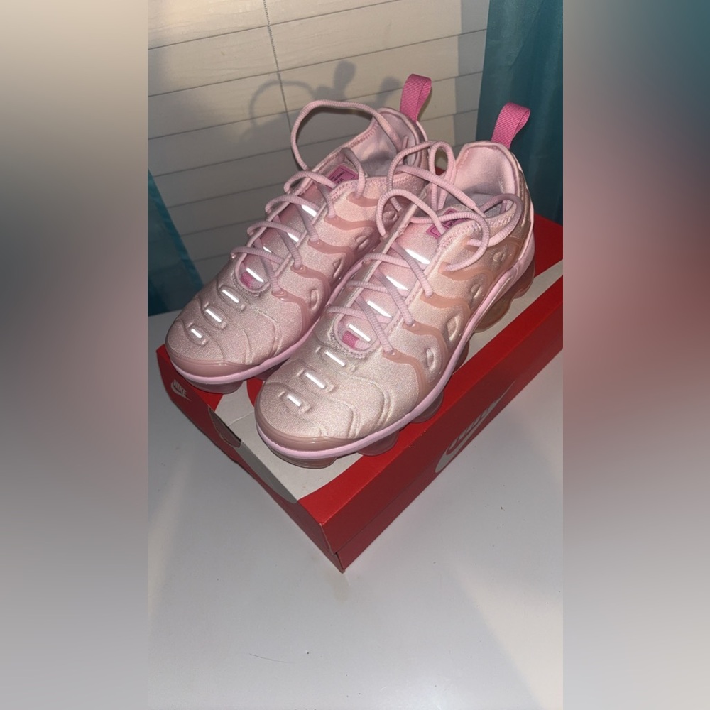 Women’s 7.5 Nike Vapor Max Plus Pink Foam - Picture 5 of 6